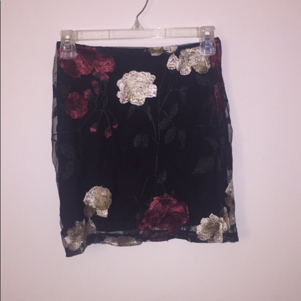 Mesh skirt with slip